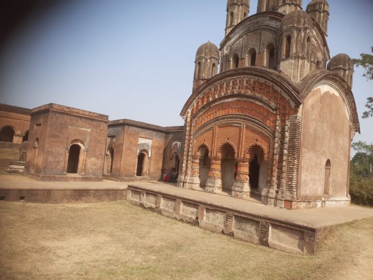 खड़गपुर और आस-पास, मंदिरों का गांव-पथरा, एक उपेक्षित पर्यटक स्थल